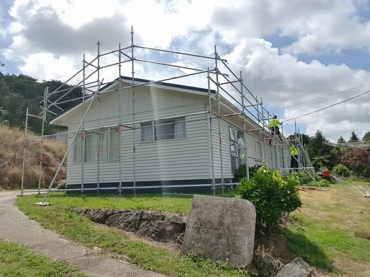 Edge protection and guardrails running around the full roofline of a house